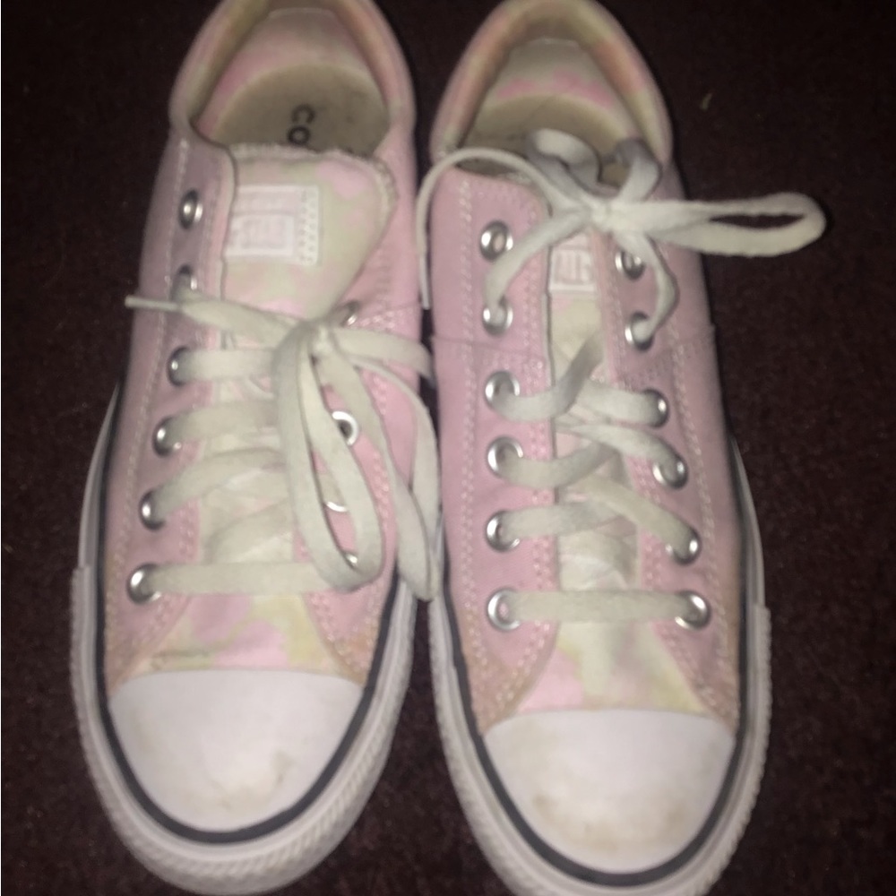 converse pink shoes size 8